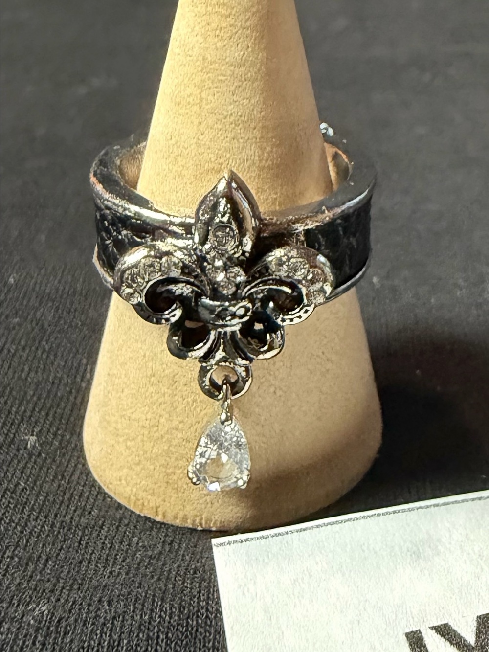 Silver Fleur-de-Lis Teardrop Ring — Women's Silver Tone Jewelry